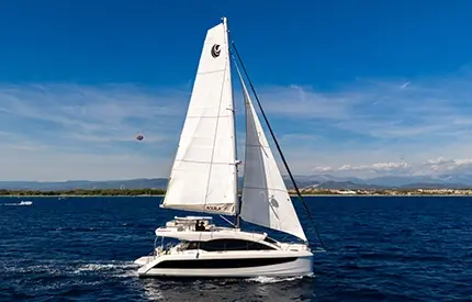A45SAIL-Exterior-Velas-de-navegación-Levantadas-430x275