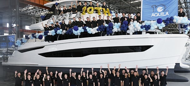 El equipo de Aquila celebra su décimo aniversario