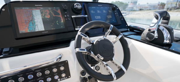 Vue intérieure du catamaran Aquila Power