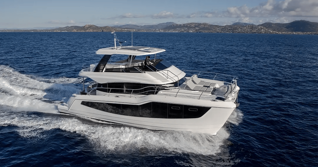 50Y-Exterior-Running-A75I4748-extended-1080x566