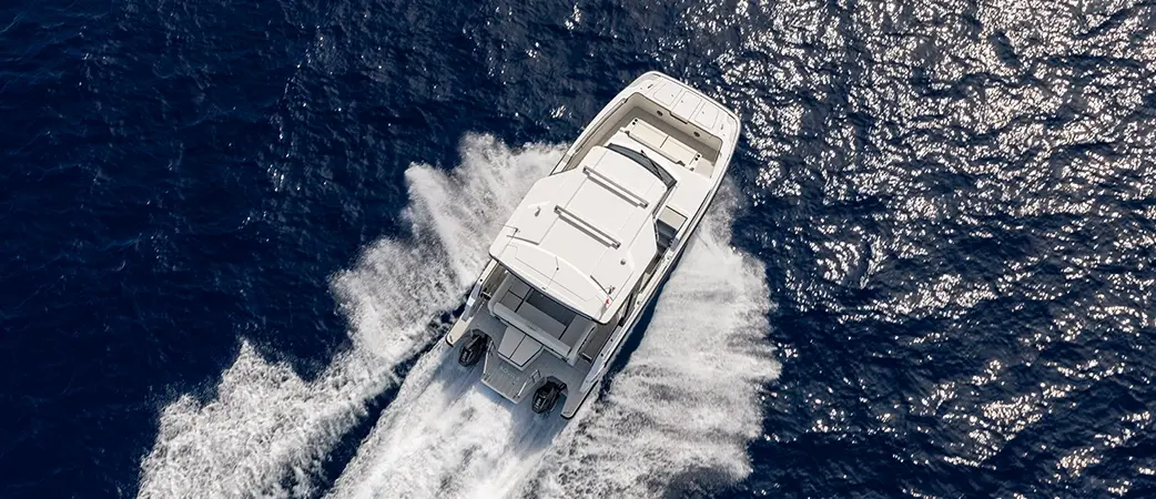 Aquila 35 Sport — Vista esterna